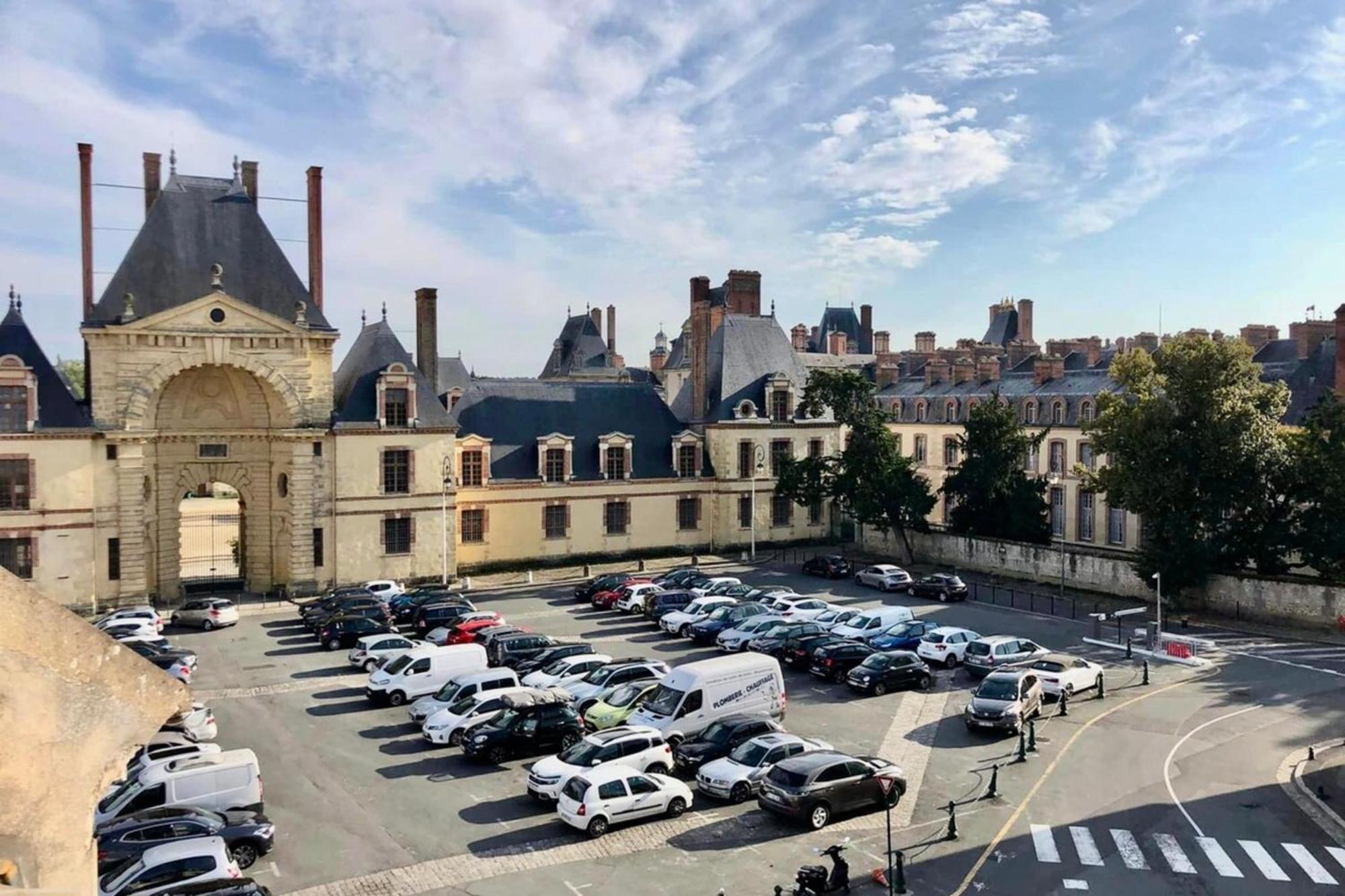 Rive Gauche - Terrasse Vue Château - Chez Lydia Fontainebleau
